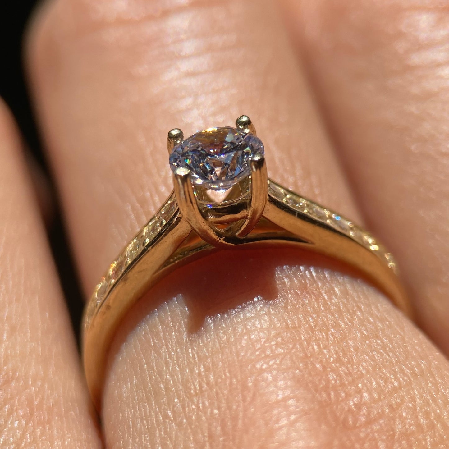 Anillo de compromiso en oro