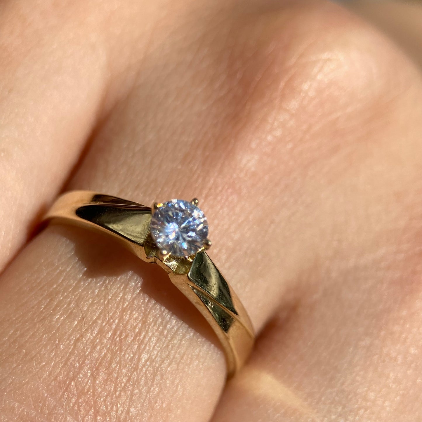 Anillo de compromiso en oro