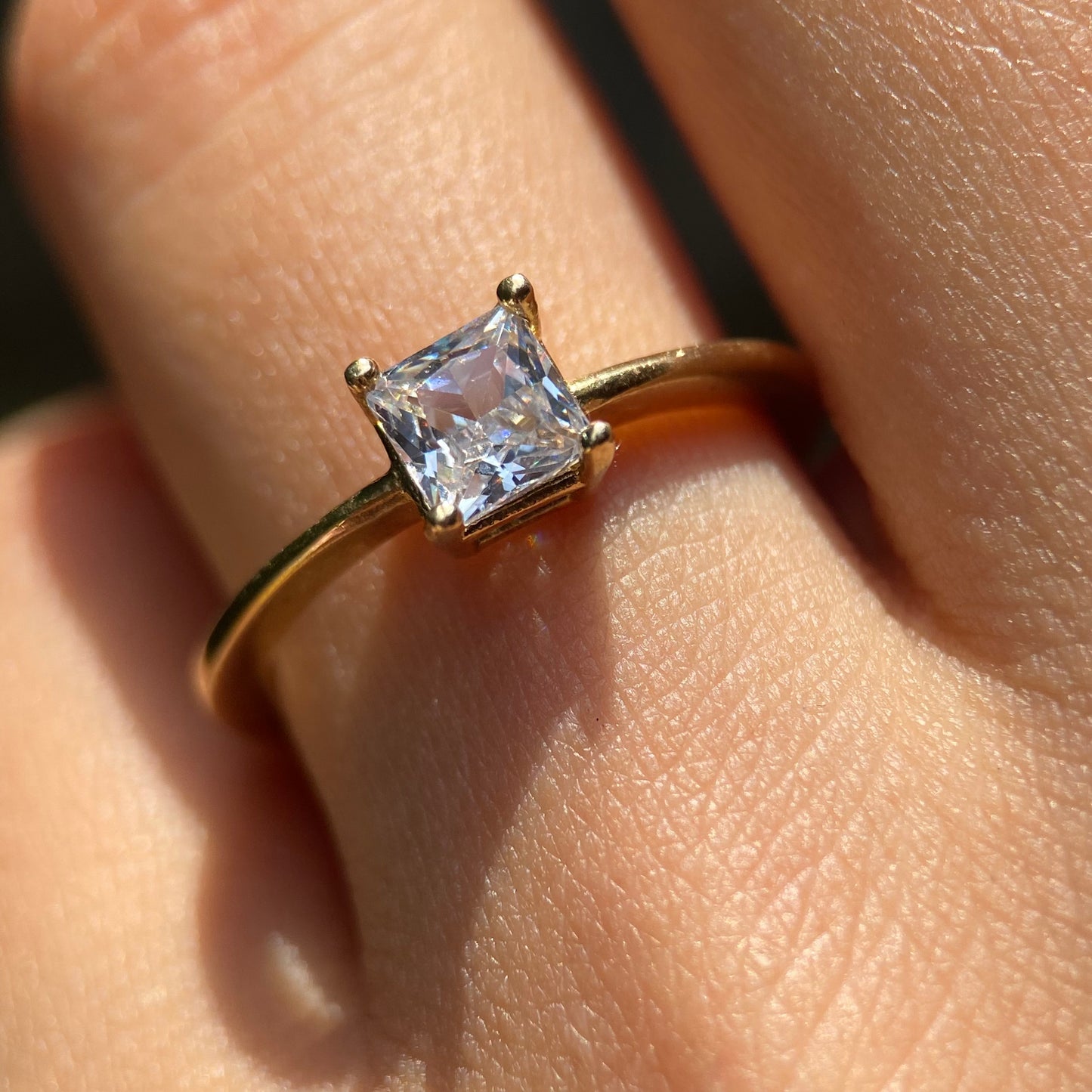 Anillo de compromiso en oro