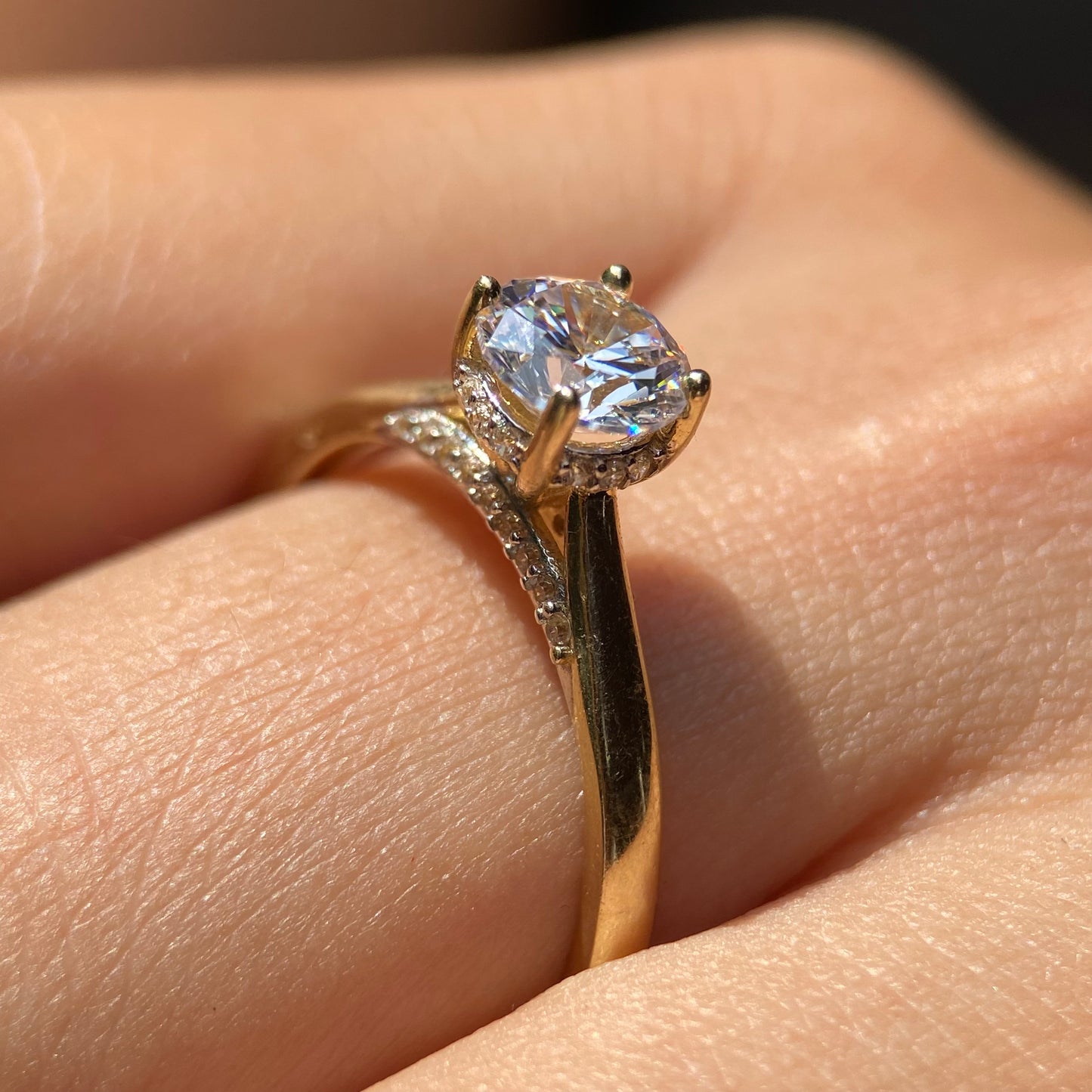 Anillo de compromiso en oro