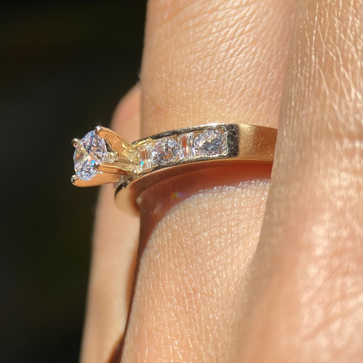 Anillo de compromiso en oro