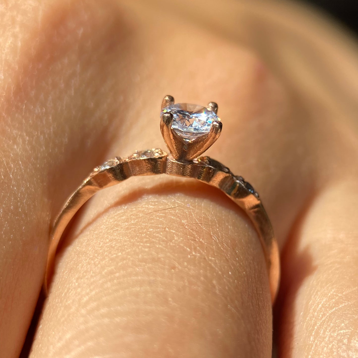 Anillo de compromiso en oro