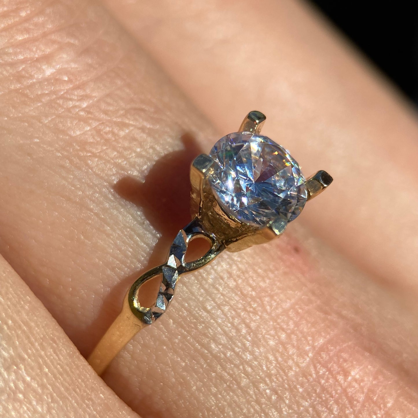 Anillo de compromiso en oro