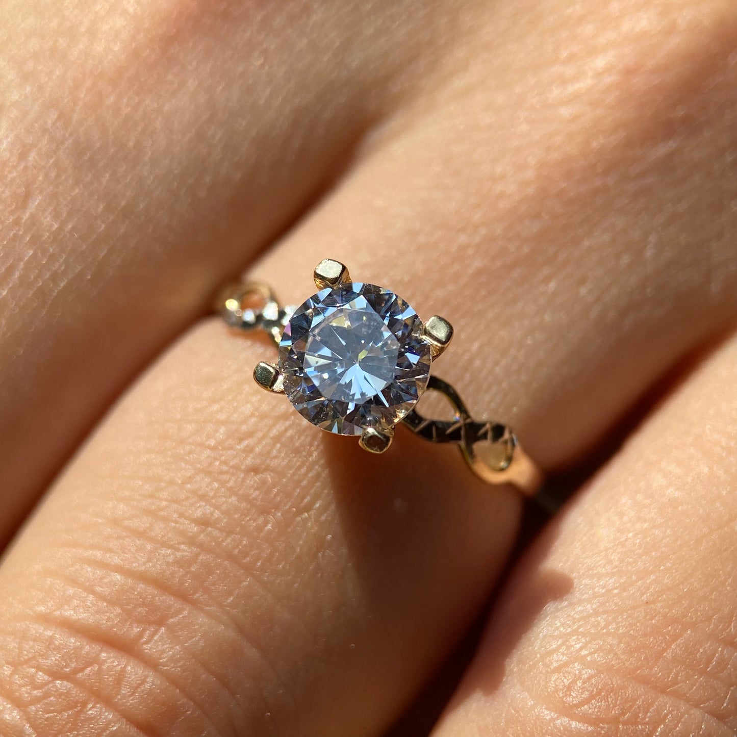 Anillo de compromiso en oro